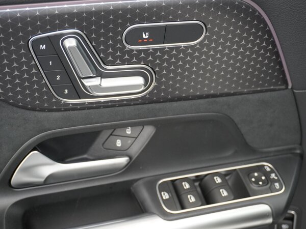 Verwarmde bestuurders- en voorpassagiersstoelen Verwarmde bestuurders- en voorpassagiersstoelen