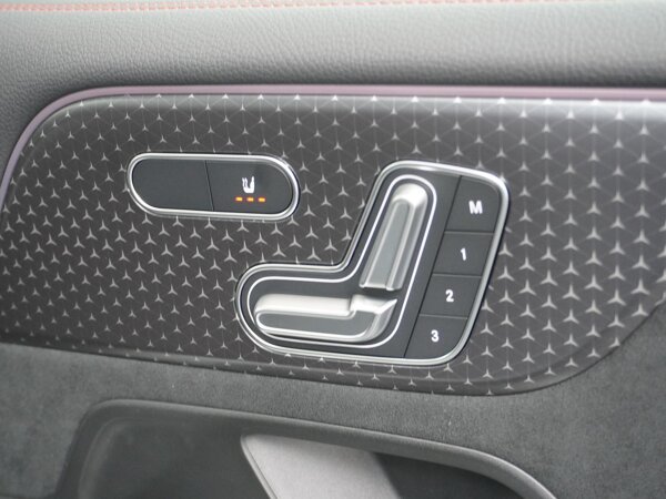 Elektrisch verstelbare passagiersstoel met geheugenfunctie Elektrisch verstelbare passagiersstoel met geheugenfunctie