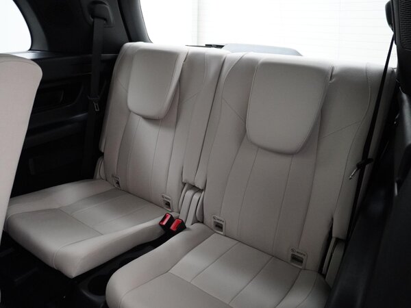 Derde zitrij voor twee personen Derde zitrij voor twee personen