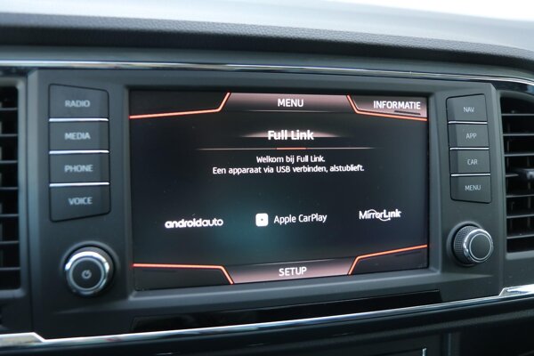 Apple Carplay/Android Auto