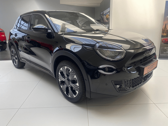 Fiat 600 LA PRIMA ELECTRIC 156PK AUTOMAAT * NAVIGATIE*CARPLAY * ELEKTRISCHE KOFFERKLEP * Fiat 600 LA PRIMA ELECTRIC 156PK AUTOMAAT * NAVIGATIE*CARPLAY * ELEKTRISCHE KOFFERKLEP *