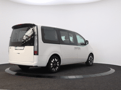 Hyundai Staria Luxury 7 Seater 1.6 T-GDI HEV 2WD Full Options - Afbeelding 2