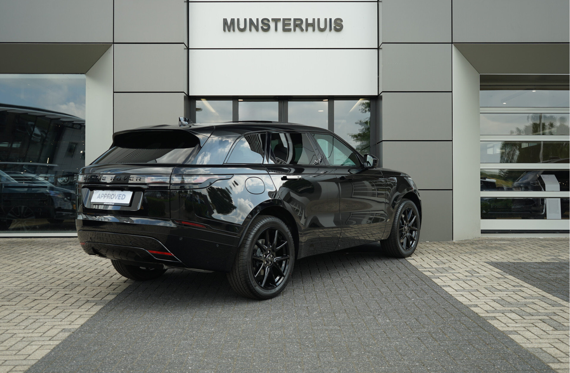 Land Rover Range Rover Velar P400e AWD Dynamic SE PHEV - Afbeelding 2