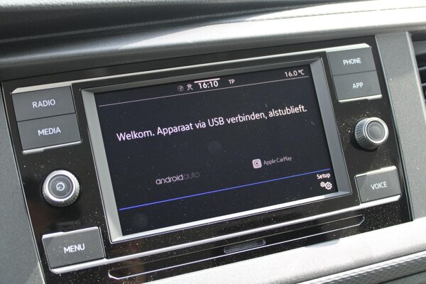 Apple CarPlay/Android Auto