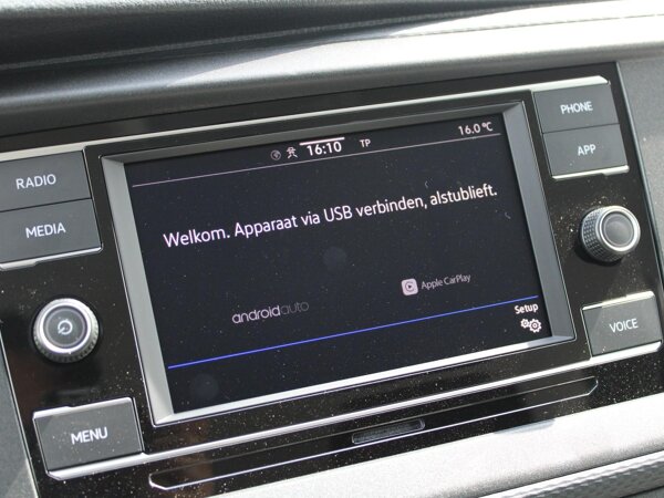 Apple CarPlay/Android Auto