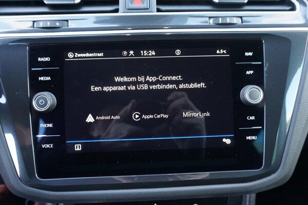 Apple CarPlay/Android Auto