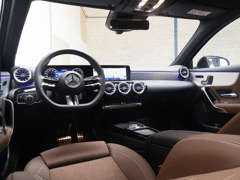 Mercedes-Benz A-Klasse Hatchback 250 e Star Edition AMG Line - Afbeelding 3