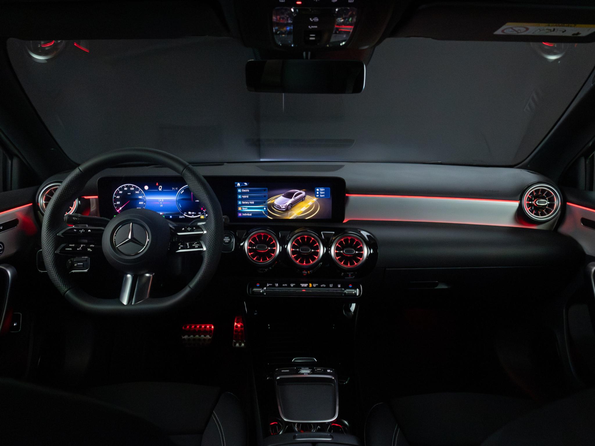 Mercedes-Benz A-Klasse Limousine 250e Business Solution AMG - Afbeelding 3