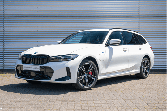 BMW 3 Serie Touring 330e High Executive M Sport Automaat