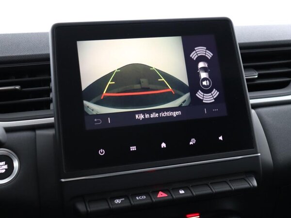 Parkeersensoren achter met achteruitrijcamera en sonische weergave