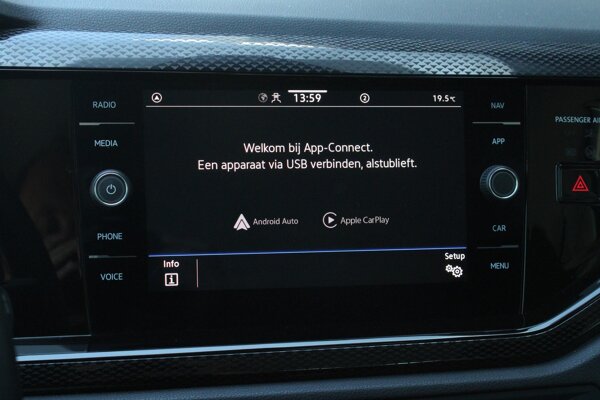 Apple Carplay/Android Auto