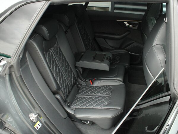 voorstoelen en achterbank verwarmd voorstoelen en achterbank verwarmd