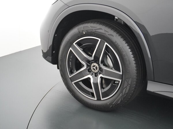 19" vijf-spaaks lichtmetalen AMG-velgen 19" vijf-spaaks lichtmetalen AMG-velgen