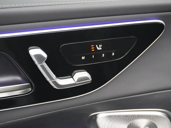 Verwarmde stoelen vooraan Verwarmde stoelen vooraan