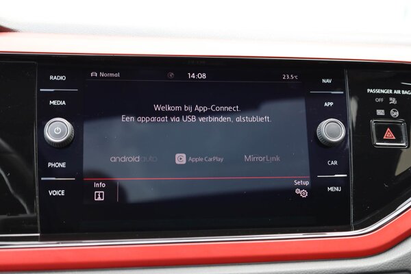 Apple Carplay/Android Auto