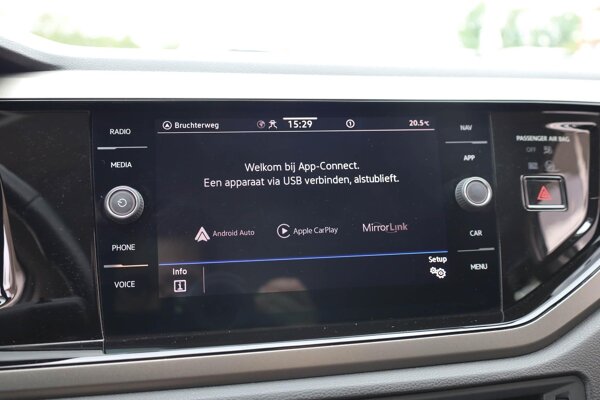 Apple Carplay/Android Auto