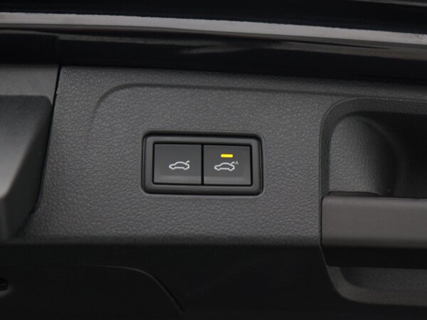 elektrisch bedienbare achterklep met sensorsturing