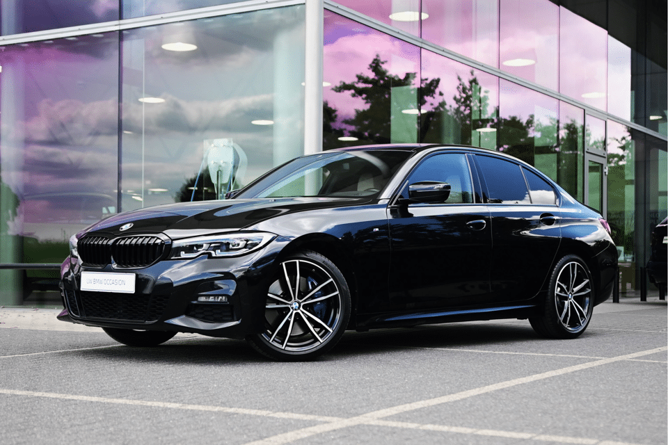 BMW 3 Serie 330i High Executive M Sport Automaat - Afbeelding 1