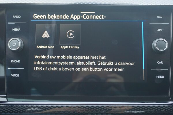 Apple CarPlay/Android Auto