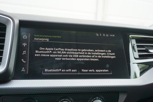 Apple CarPlay/Android Auto