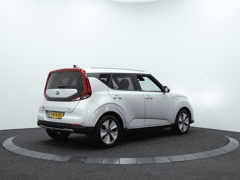 Kia e-Soul ExecutiveLine 64 kWh | Apple Carplay | Camera | 3 FASE | Keyless - Afbeelding 2