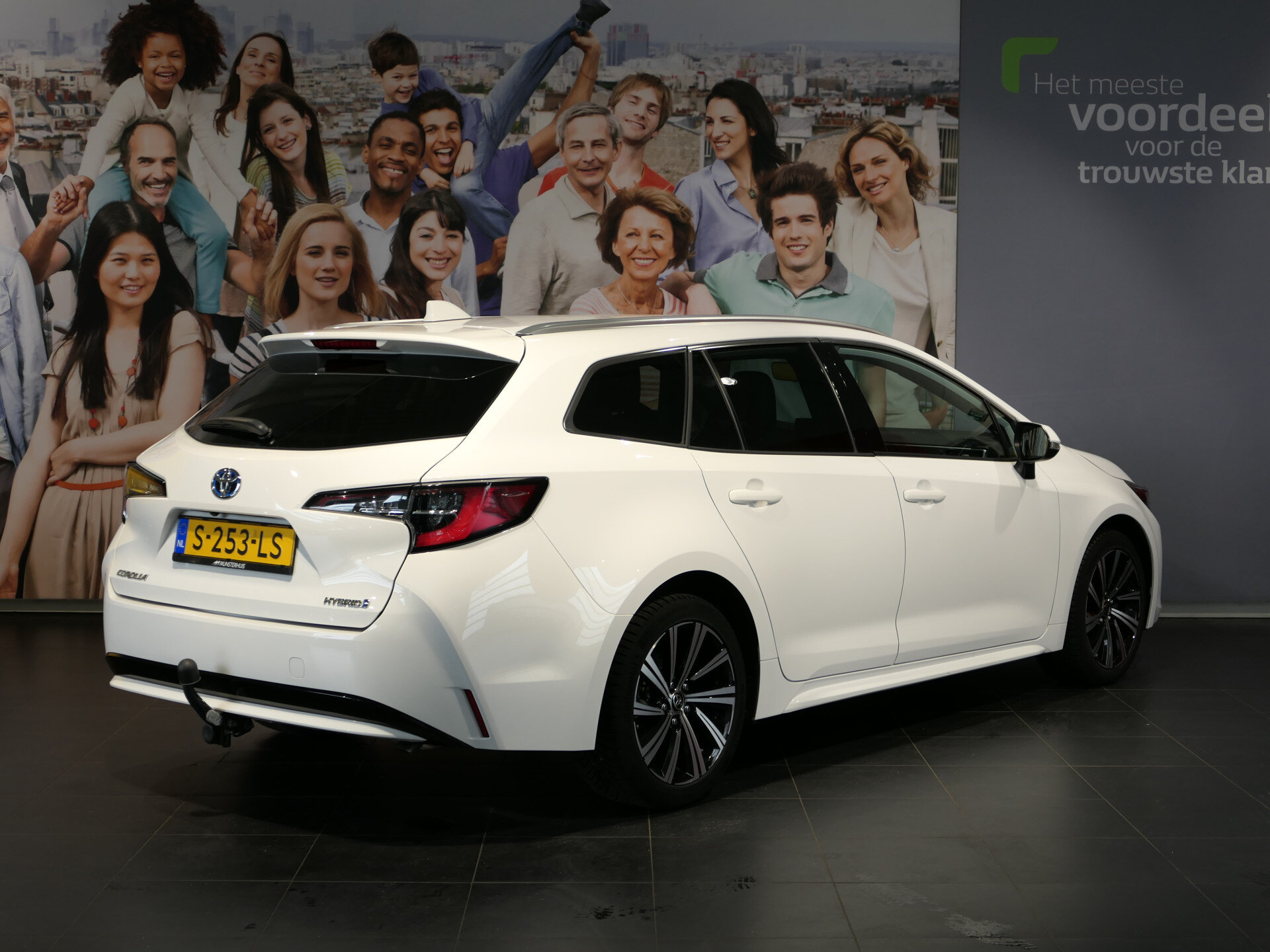 Toyota Corolla Touring Sports 1.8 Hybrid Dynamic - Occasion Lease vanaf €474 p/m - - Afbeelding 3