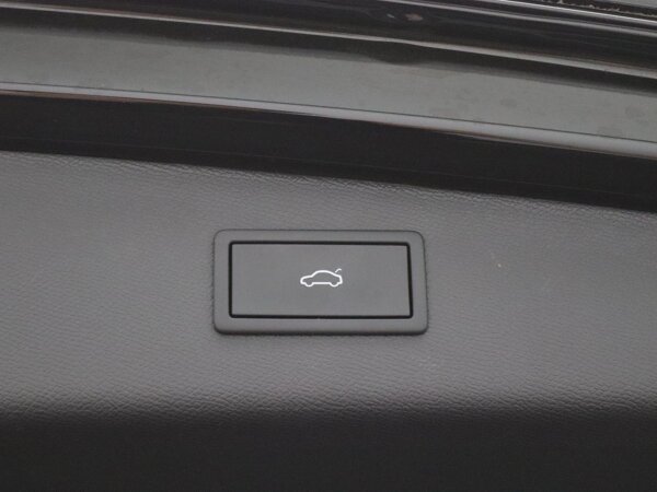 Elektrische bedienbare achterklep incl. voetbediening