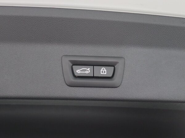 elektrisch bedienbare achterklep met sensorsturing