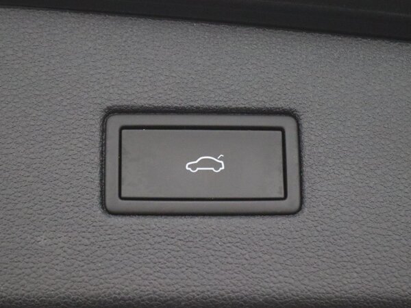 elektrisch bedienbare achterklep met sensorsturing