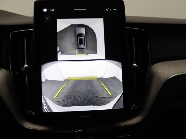 Visual Park Assist met Front "Fisheye" view