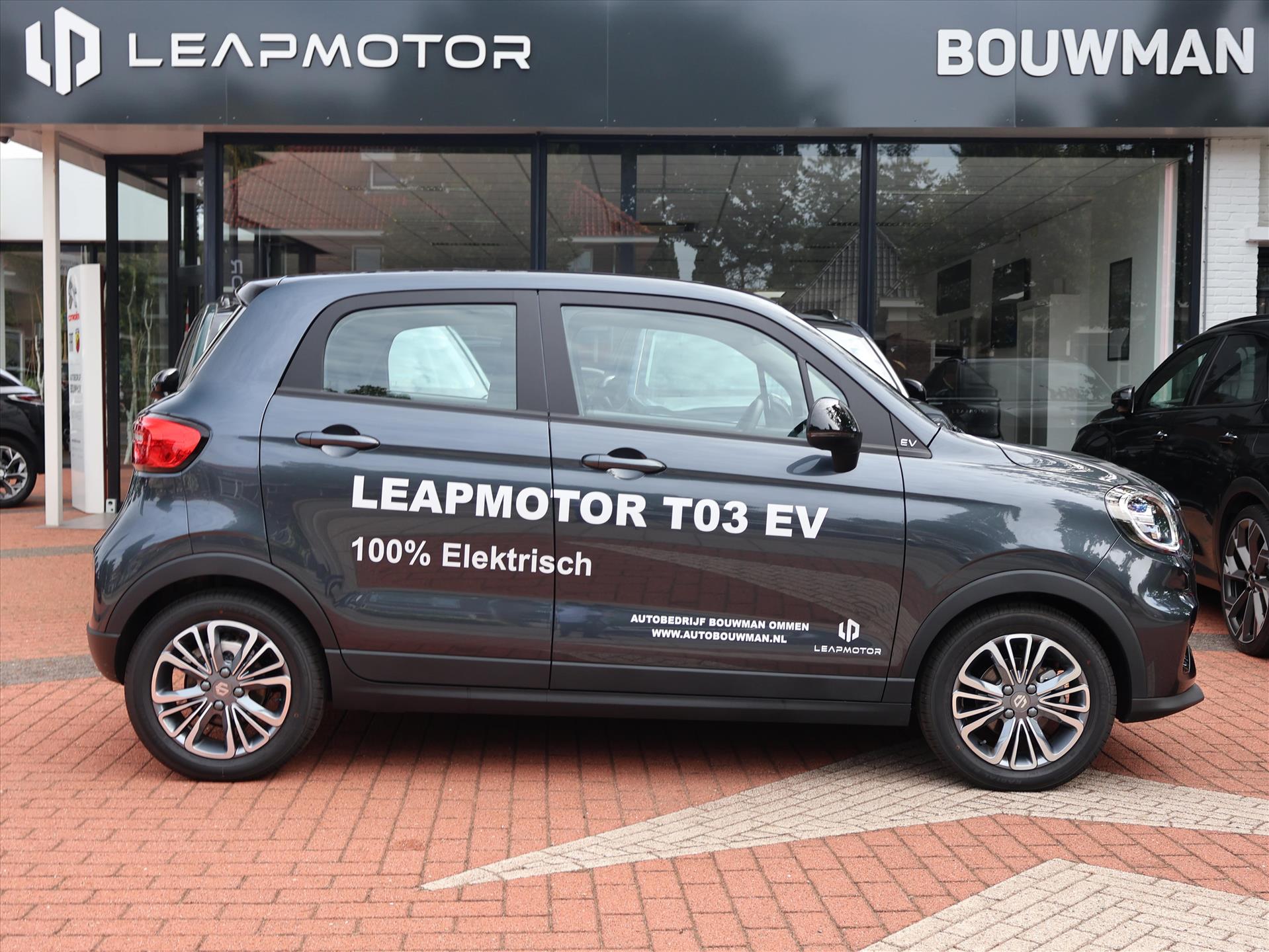 Leapmotor T03 EV 37,3 kWh 95PK Design, Rijklaarprijs | Camera | Navigatie | Panoramadak | Lichtmetalen wielen - Afbeelding 4