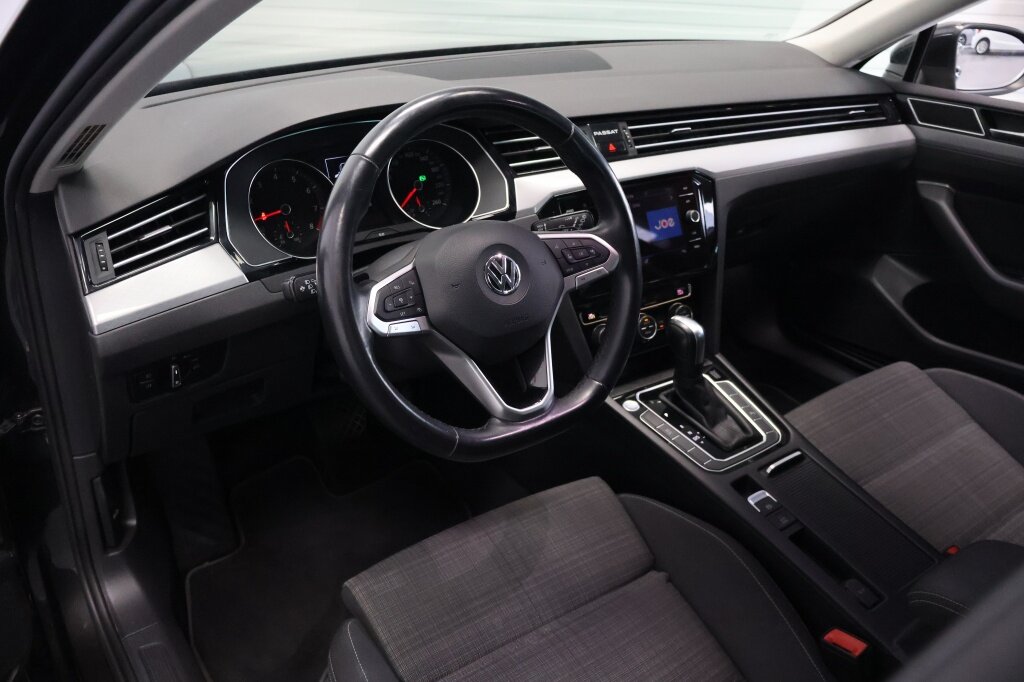 Volkswagen Passat Variant 1.5 TSI Comfort Busines | Trekhaak | Navigatie | Camera | LED - Afbeelding 3