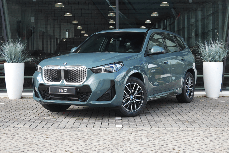 BMW iX1 eDrive20 M Sport - Afbeelding 1