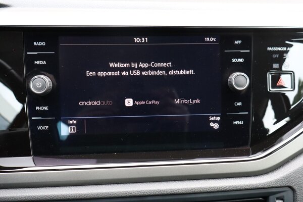 Apple Carplay/Android Auto