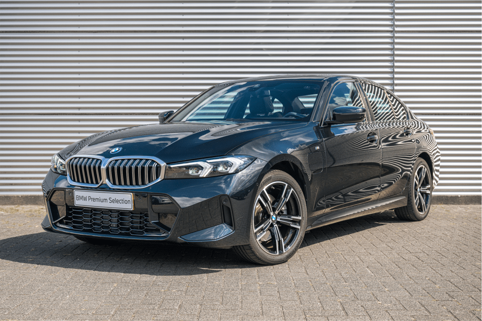 BMW 3 Serie 330e M Sport Automaat - Afbeelding 1