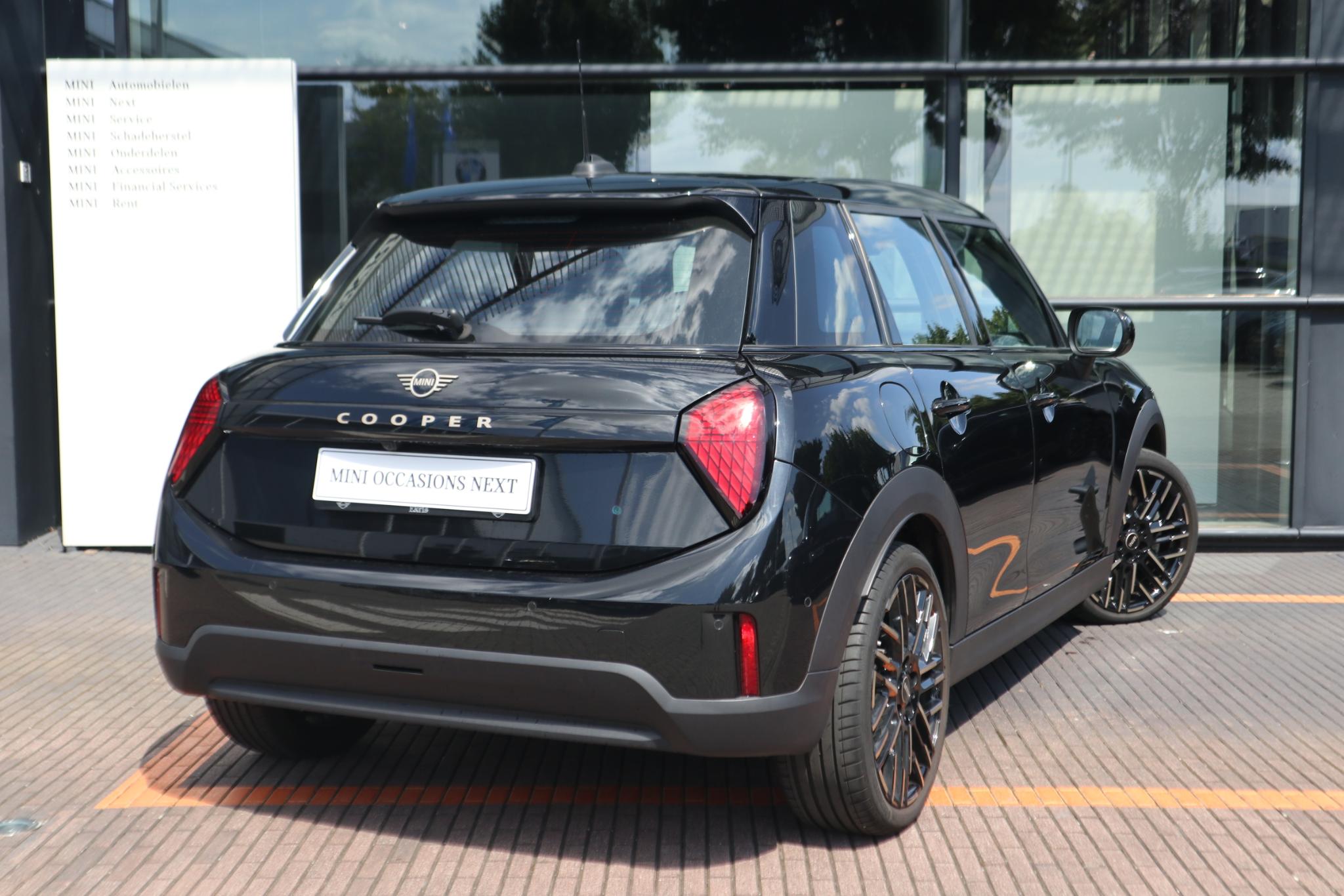 MINI 5-Deurs Cooper C - Afbeelding 2