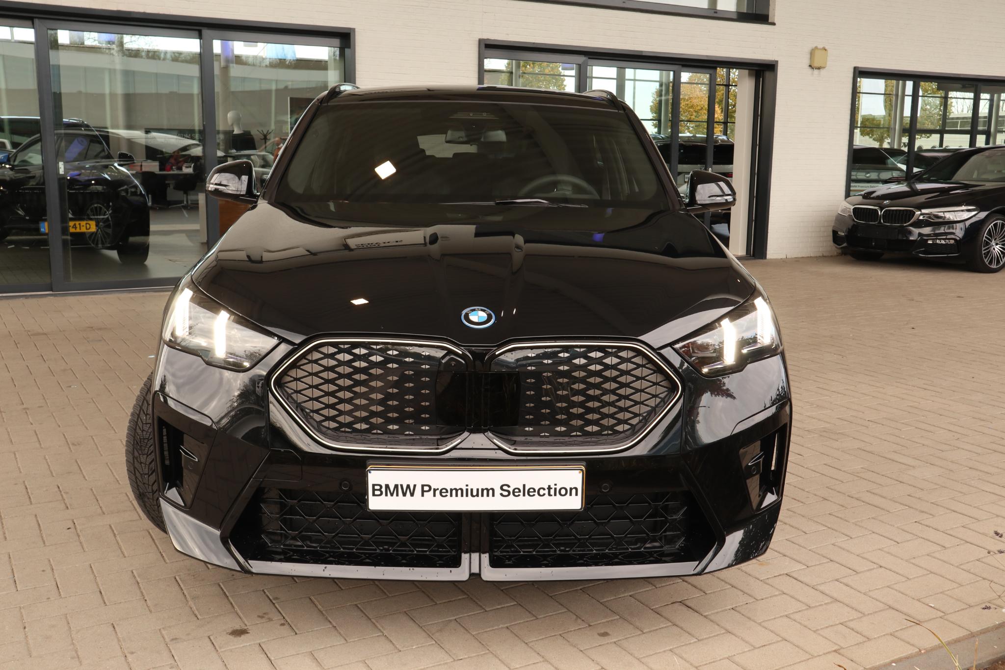 BMW iX2 eDrive20 - Afbeelding 2