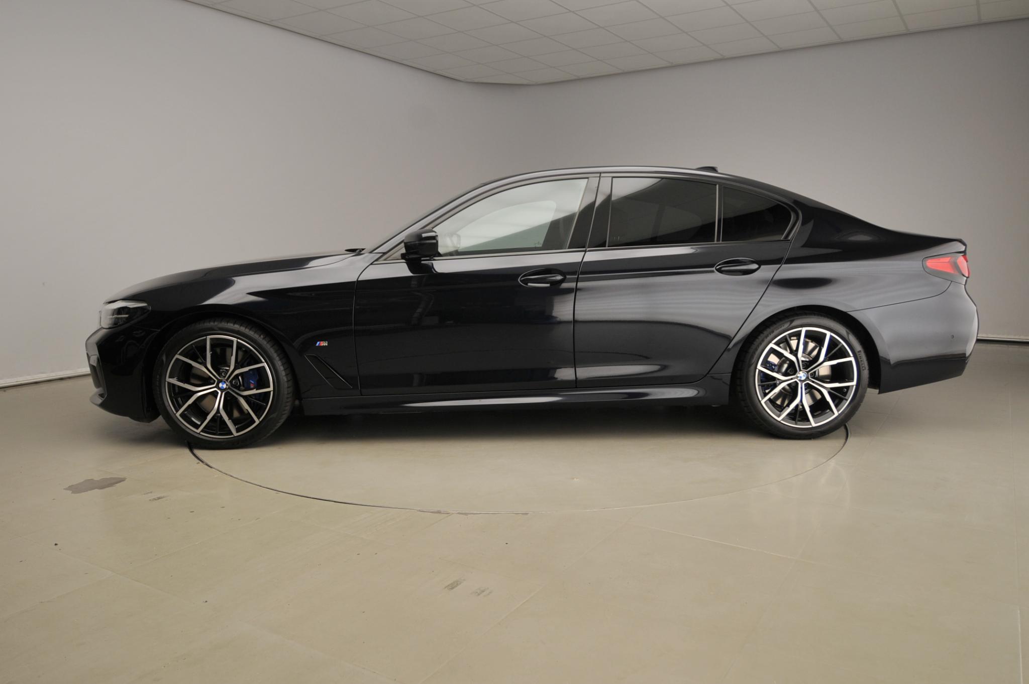 BMW 5 Serie Sedan 540i - Afbeelding 2