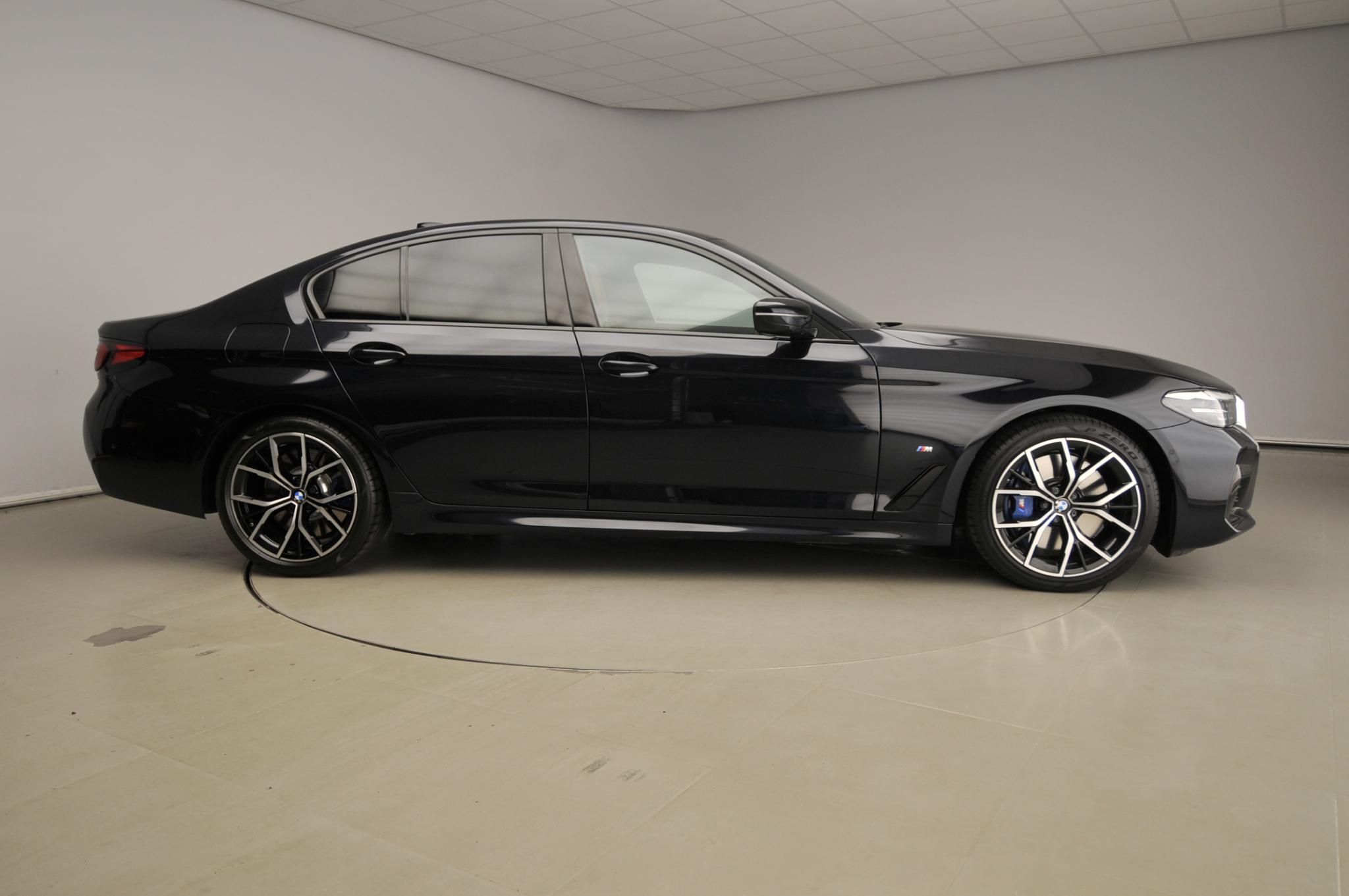 BMW 5 Serie Sedan 540i - Afbeelding 4