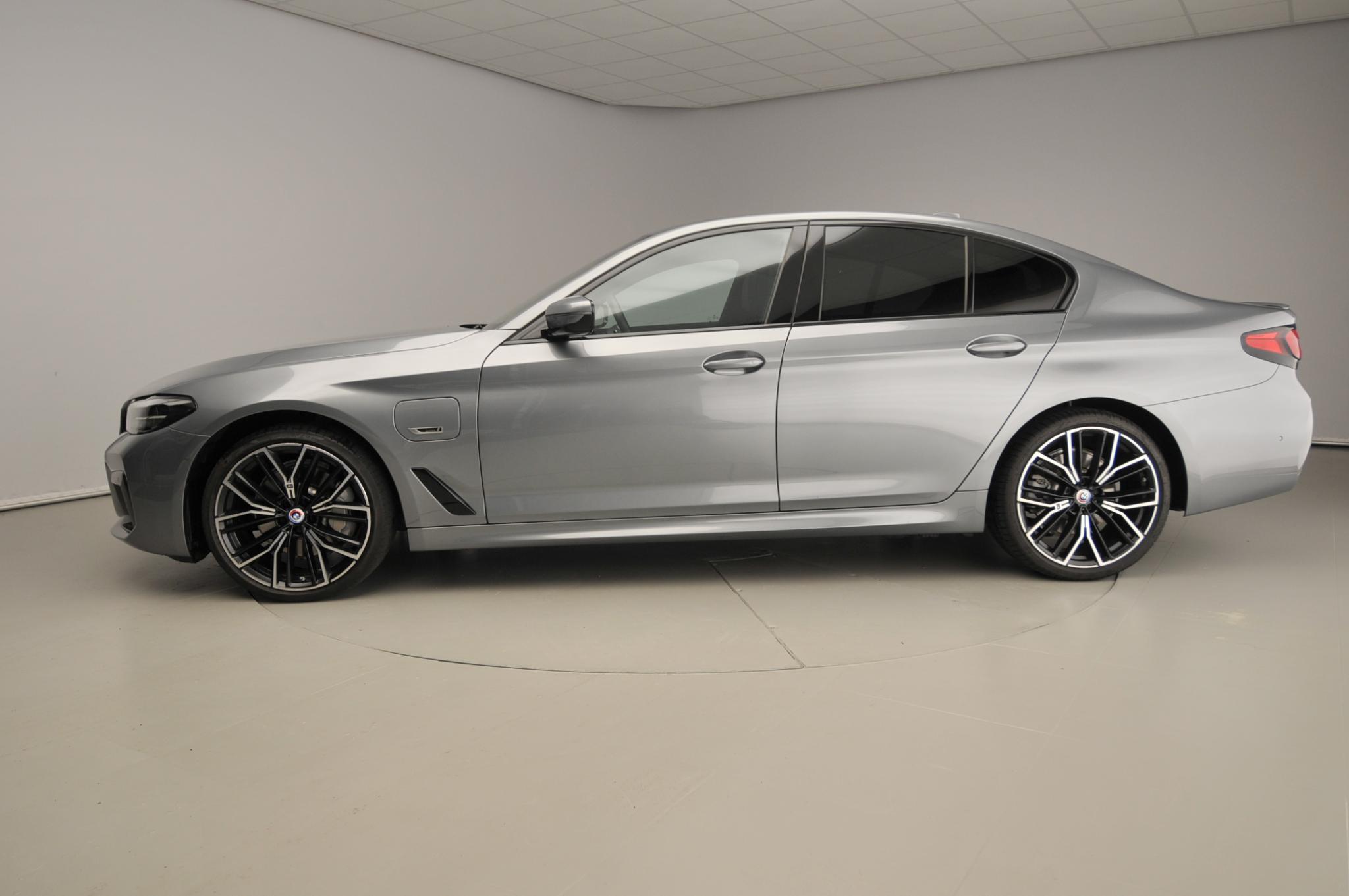 BMW 5 Serie Sedan 530e - Afbeelding 2