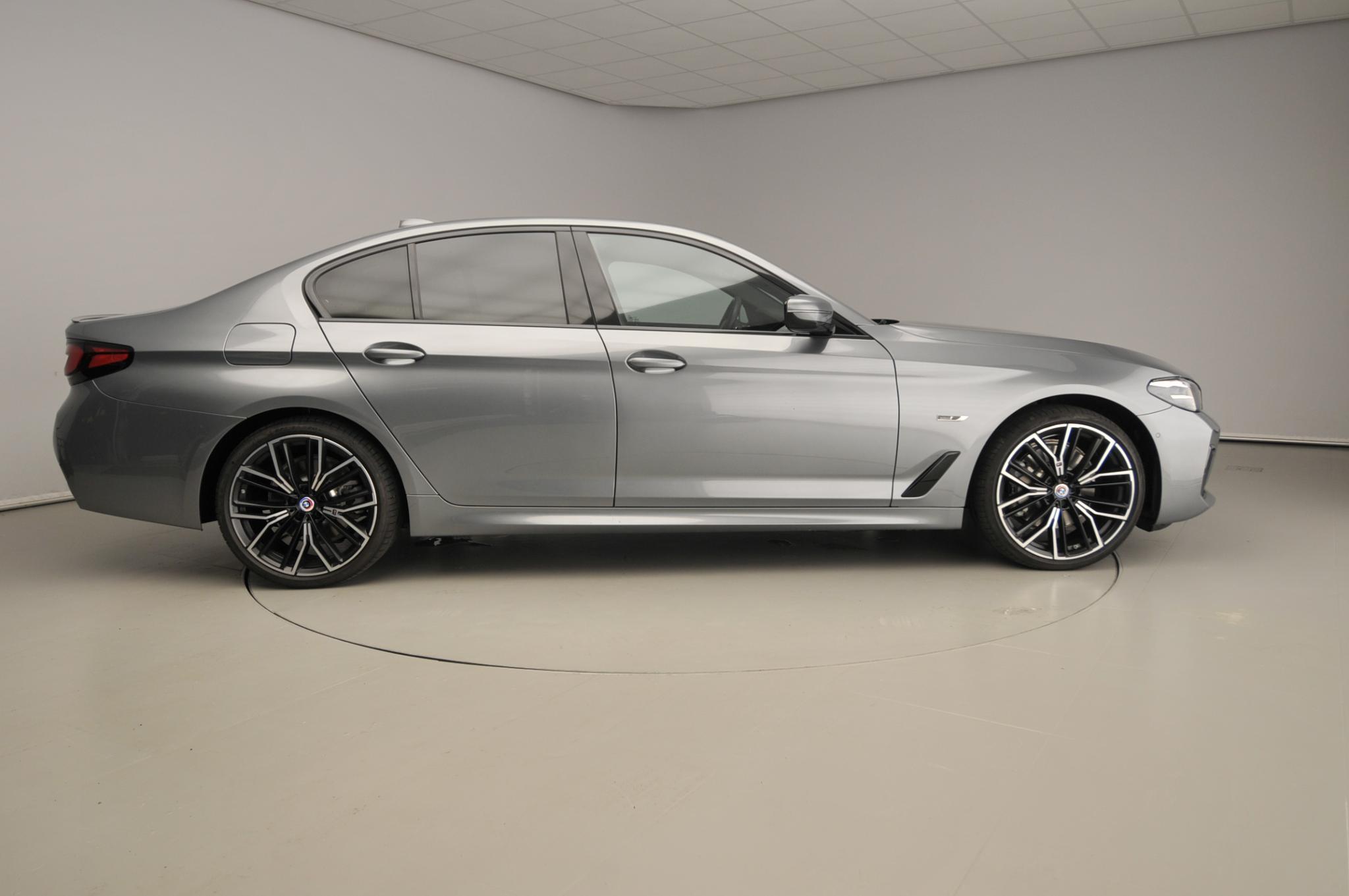 BMW 5 Serie Sedan 530e - Afbeelding 4