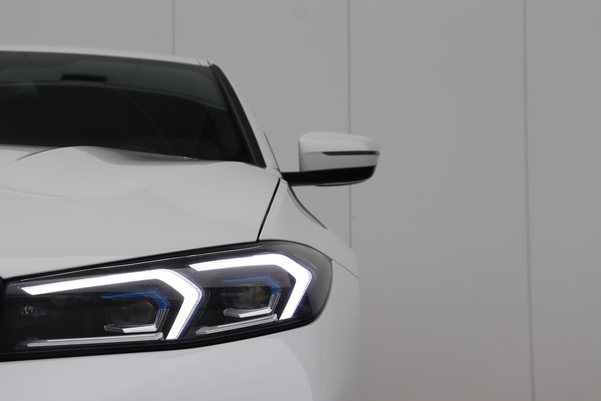 BMW 3 Serie 330e - Afbeelding 3