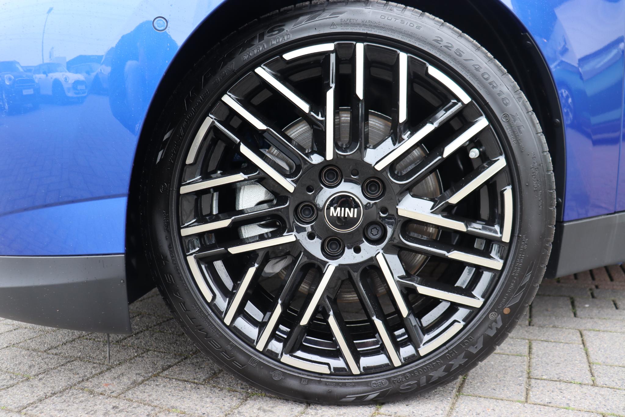 MINI 3-Deurs Cooper E | Favoured L - Afbeelding 2