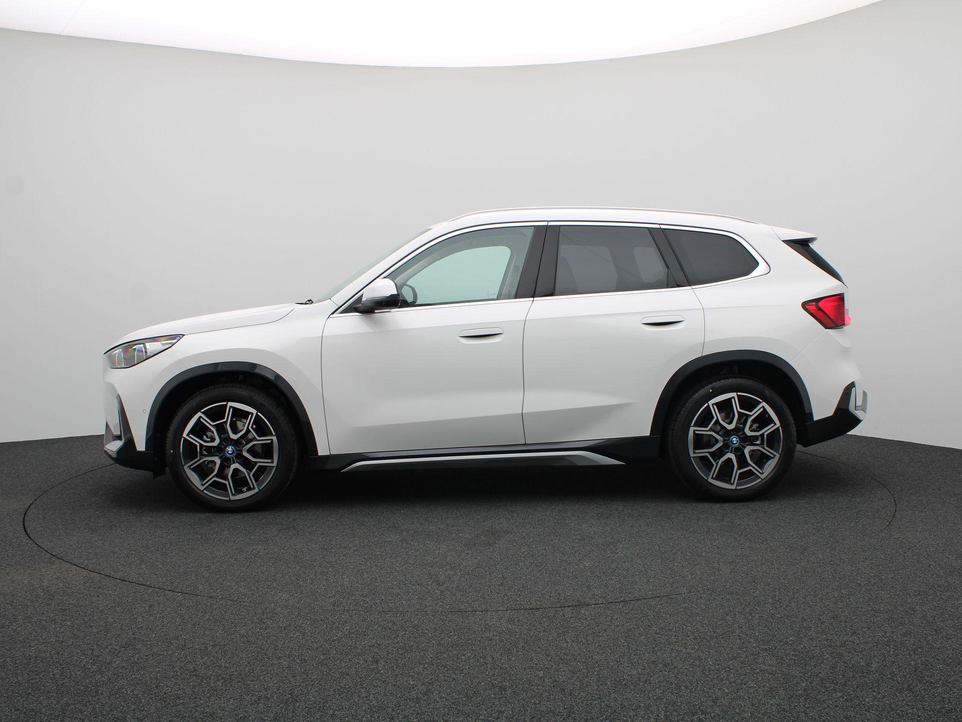 BMW iX1 eDrive20 - Afbeelding 4