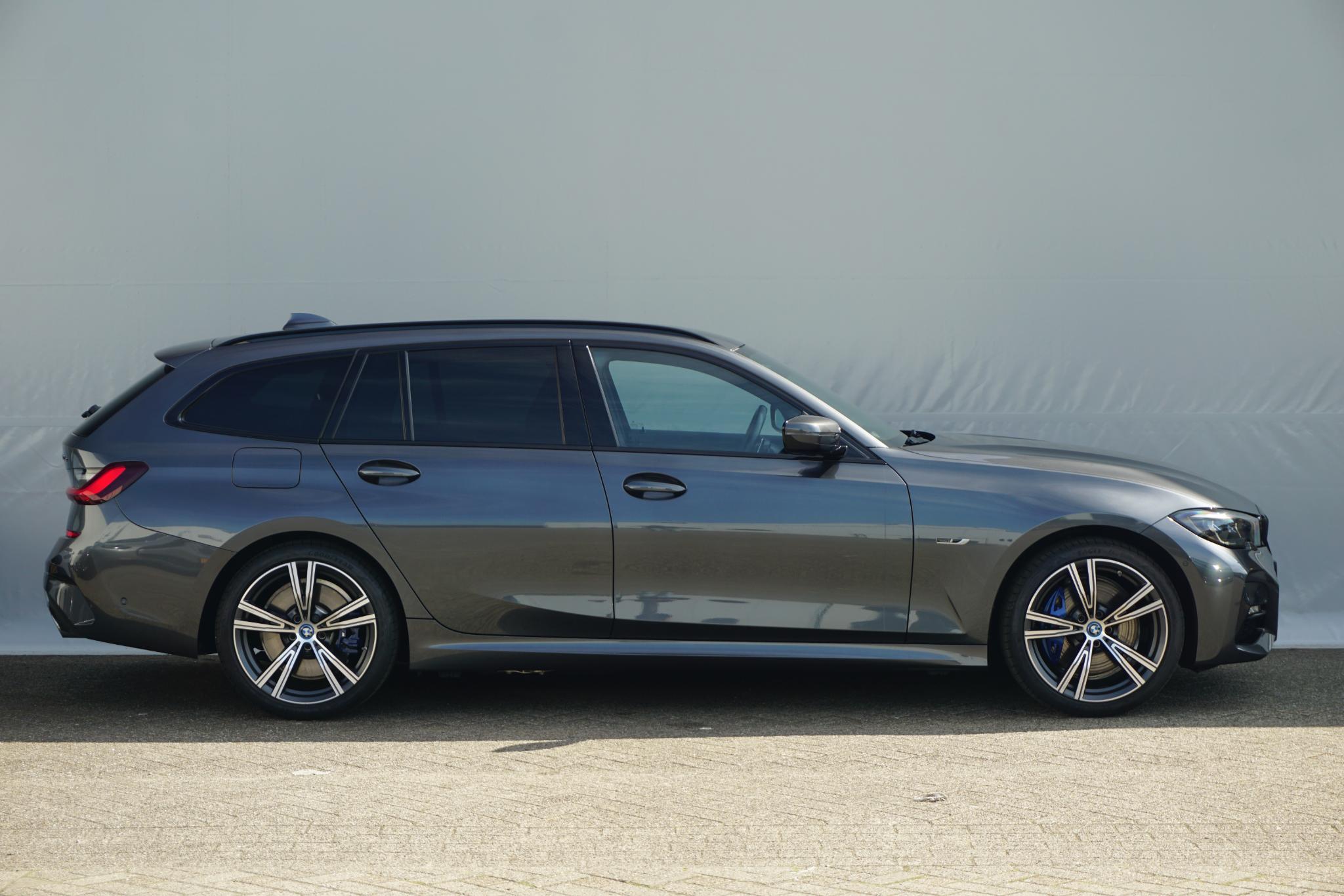 BMW 3 Serie Touring 330e - Afbeelding 3