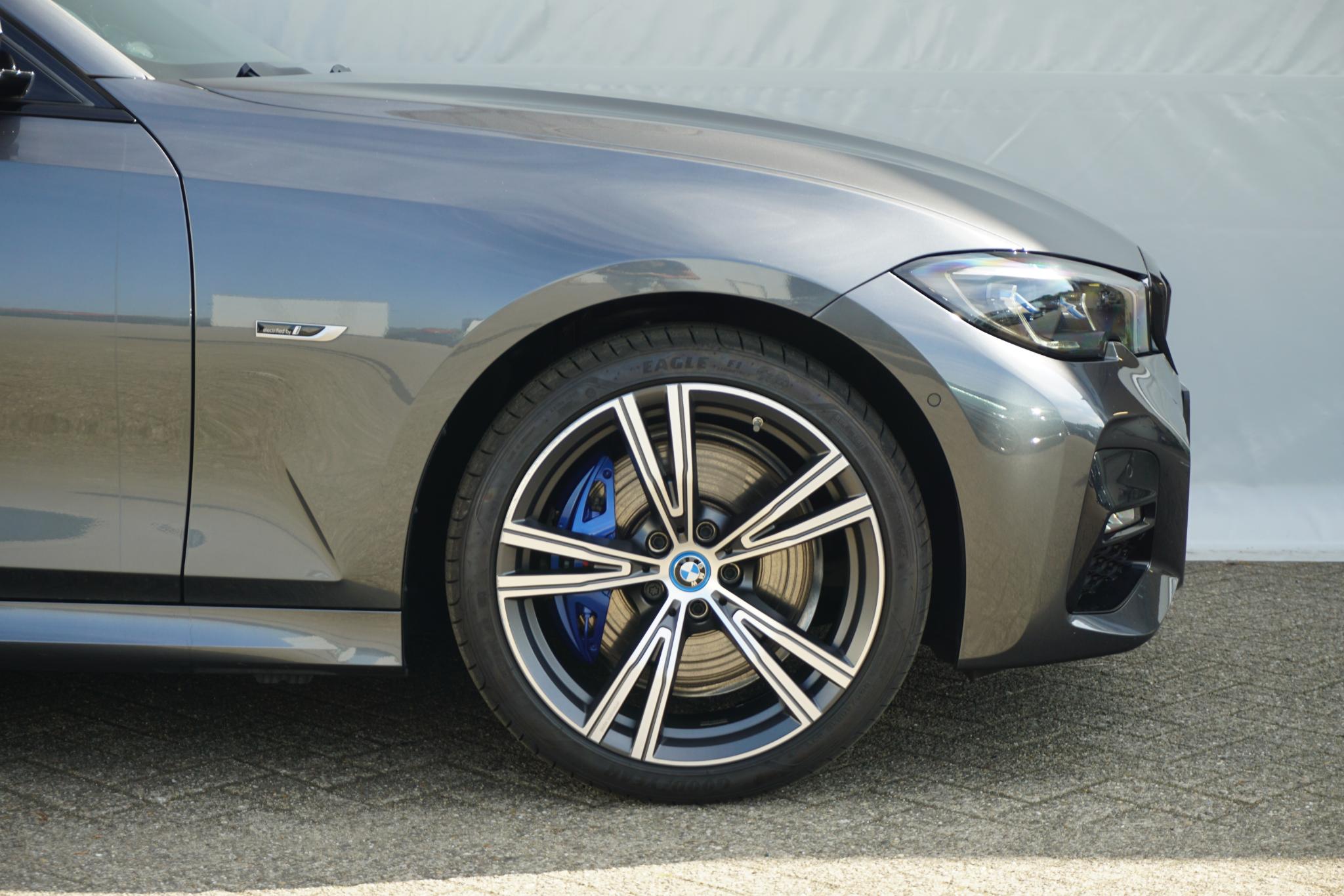 BMW 3 Serie Touring 330e - Afbeelding 4