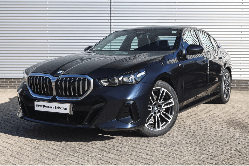 BMW 5 Serie 520i M Sport Automaat - Afbeelding 1