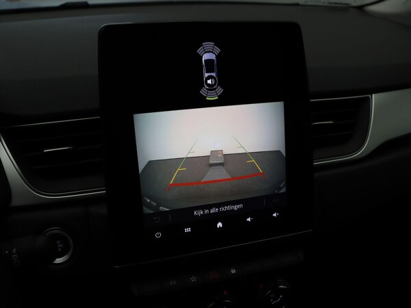 Parkeersensoren achter met achteruitrijcamera en sonische weergave Parkeersensoren achter met achteruitrijcamera en sonische weergave