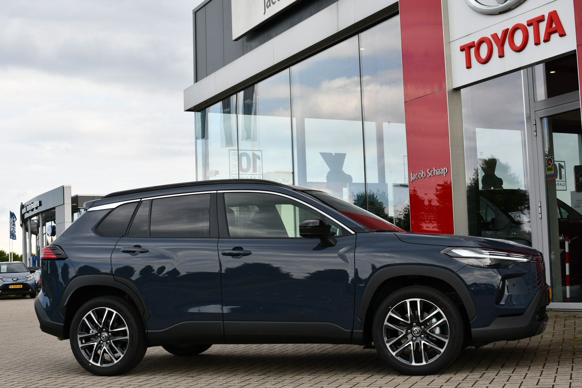 Toyota Corolla Cross Hybrid 180 Executive Automaat 180pk - Afbeelding 3