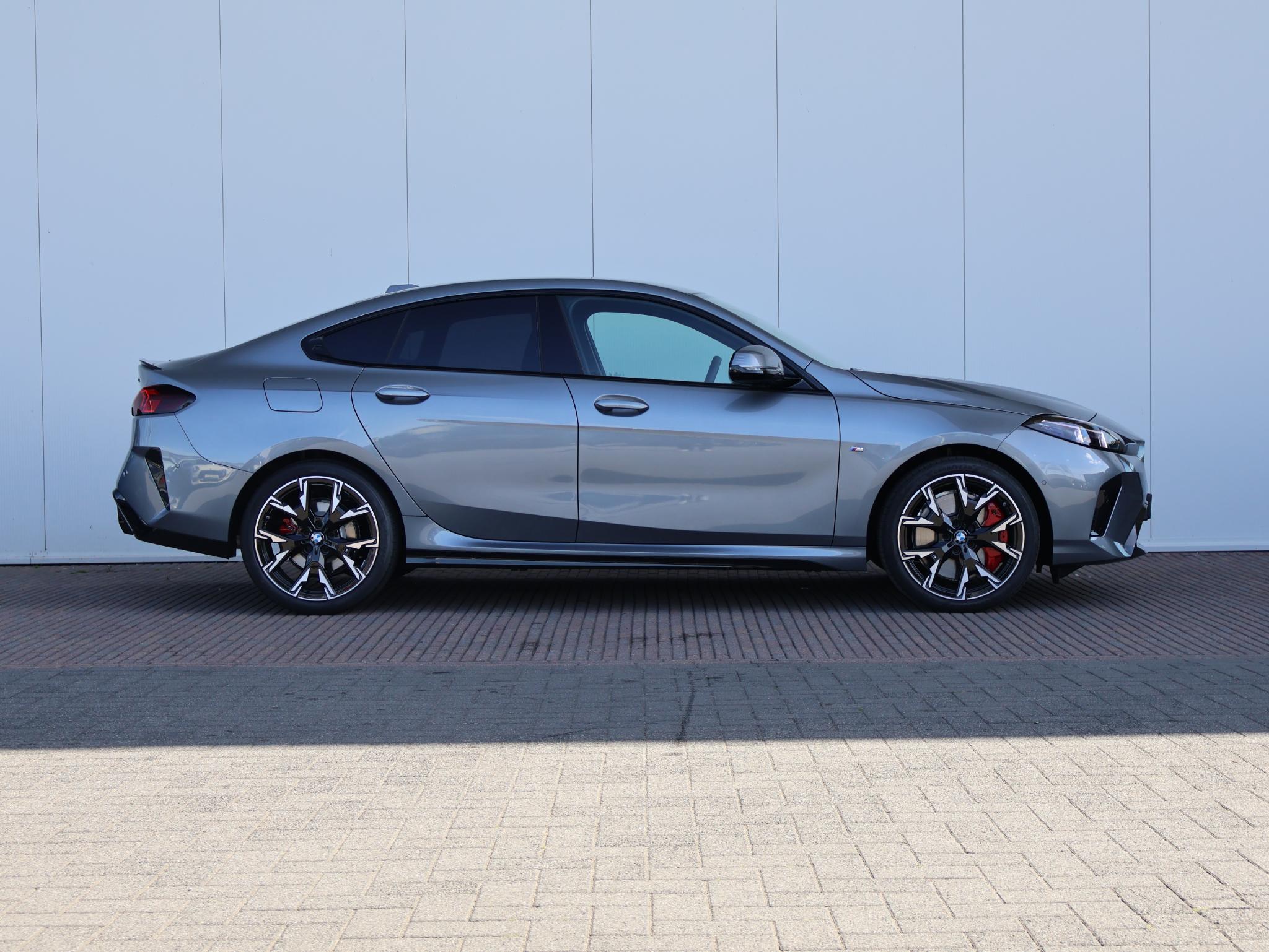BMW 2 Serie Gran Coupé 220 M Sport Design Edition - Afbeelding 4